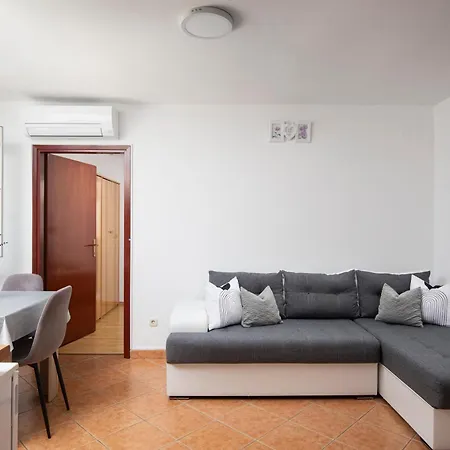 Twins Apartmán Ližnjan